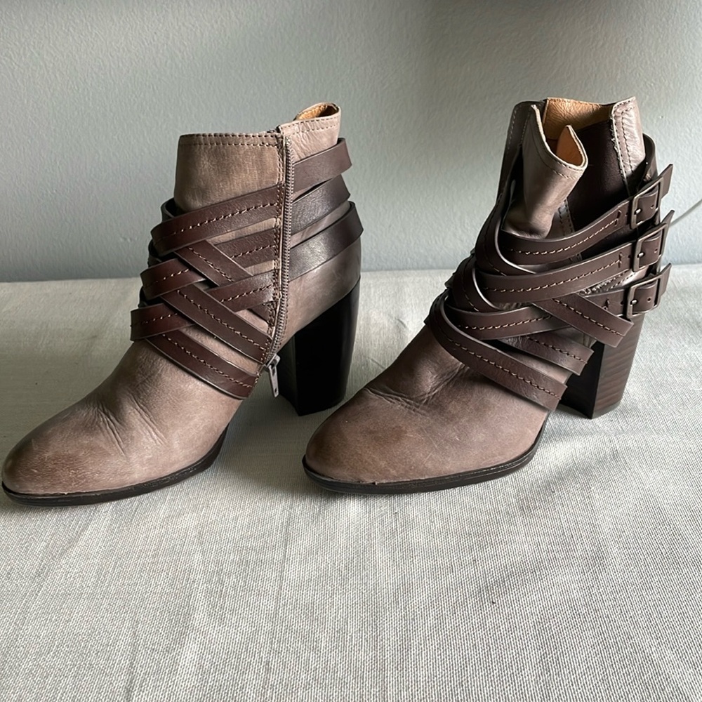 Sofft grey/taupe with chocolate brown straps bootie